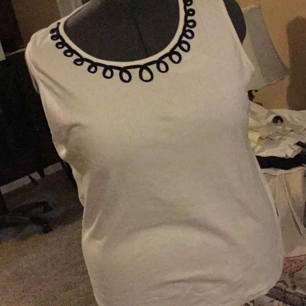 Simple white tank